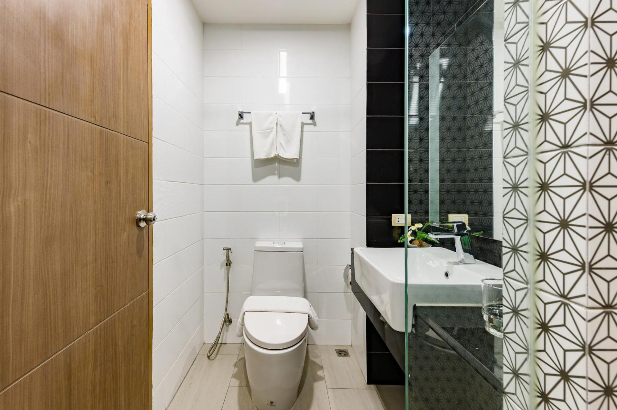 Wyndham Royal Lee Phuket Hotel Nai Yang Ngoại thất bức ảnh